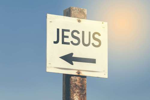 jesus-arrow-sign-against-blue-sky-2026-03-26-07-23-09-utc